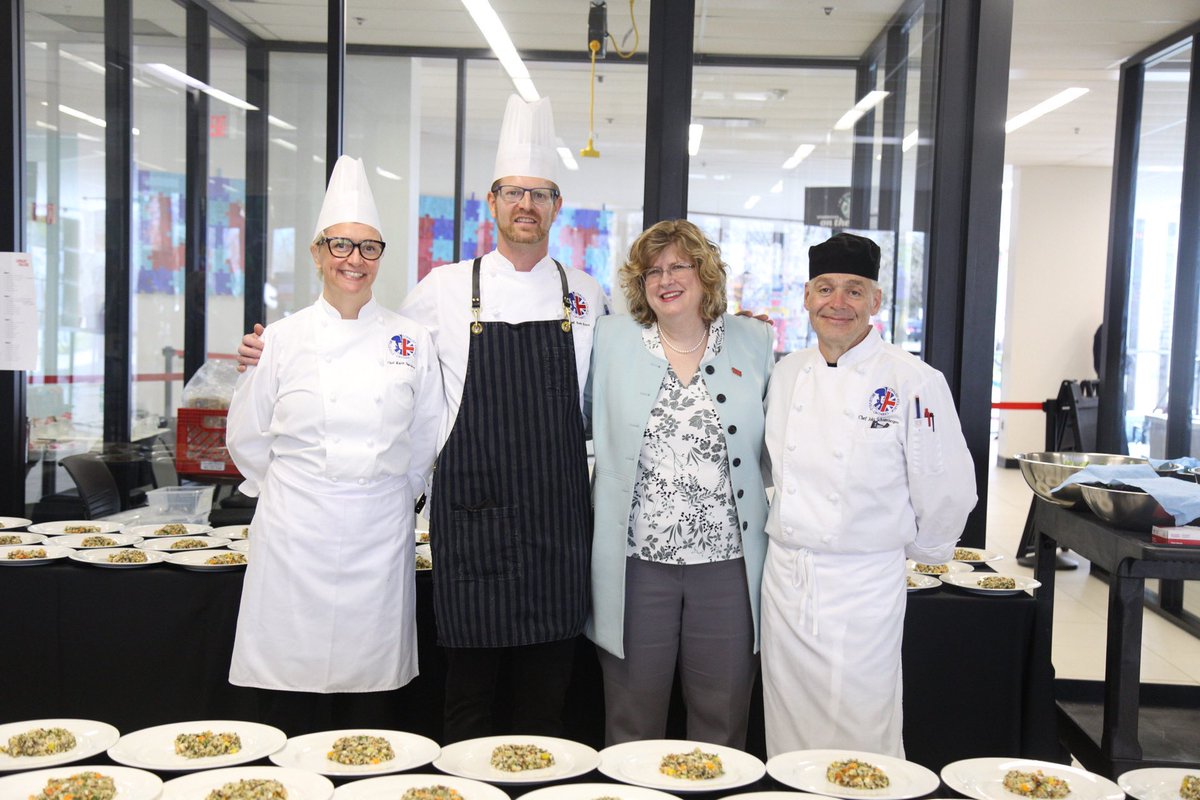 amvaughan's tweet photo. An amazing day welcoming ⁦@BellevilleON⁩ twin city guests from #Lahr #Germany ⁦@LoyalistCollege⁩ thank you to ⁦@MitchPanciuk⁩ Belleville Mayor for including us in this visit #SmallGivesUsThePowerToDoBigThings https://t.co/wKU4jL7tlx