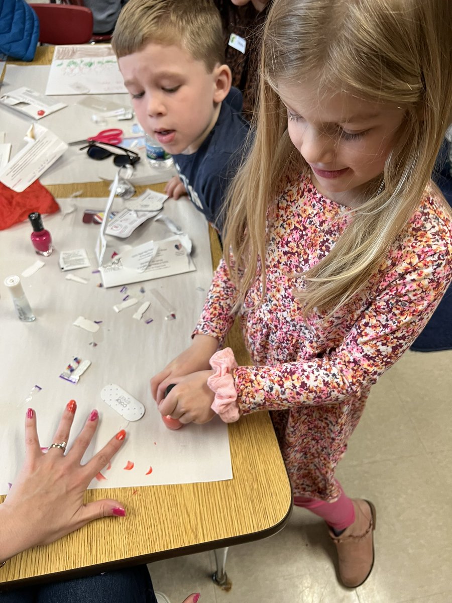 Nothing calmer than a kindergarten Mother’s Day spa!🧖🏼‍♀️🥒💅🏻 #favoritedays #momsrock