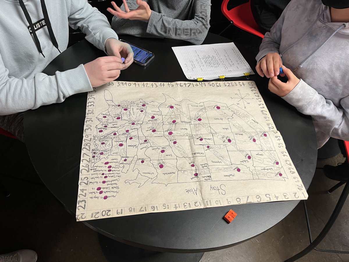margaretroyce's tweet photo. Playing games about Westward Expansion. Fun way to spend a rainy day. #socialstudiesfun @officialSPS @ReedAcademy1 https://t.co/oosZL1ZREw