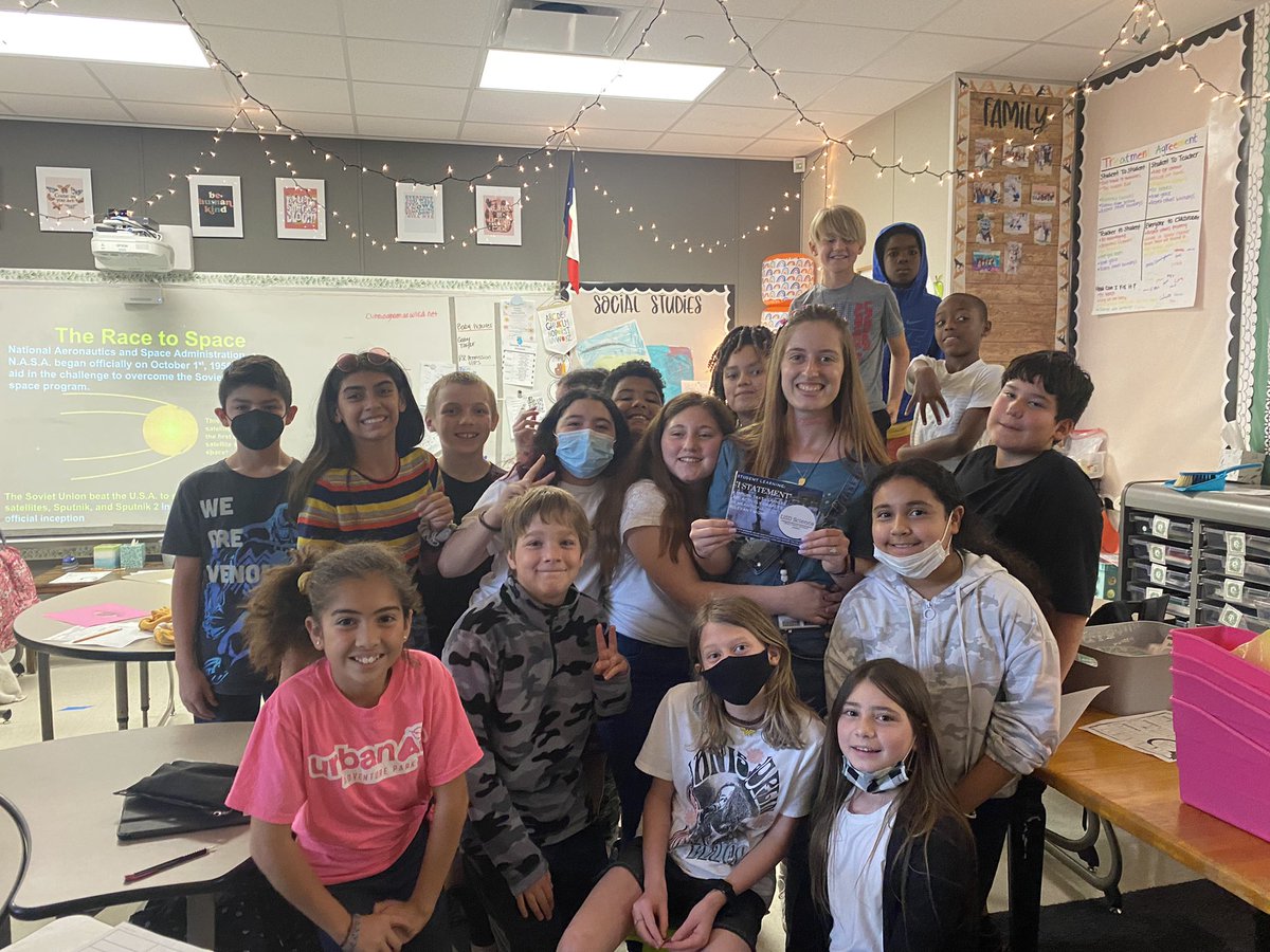 jjgib4science's tweet photo. Alexis Cunningham has earned the “Why I teach Science” award for providing her students with consistent hands on investigations, diving into performance tasks and ensuring her students have relevant and meaningful lessons. 🔍 @Camey_ES @MrsCunningham5_ https://t.co/6v5saj78P1