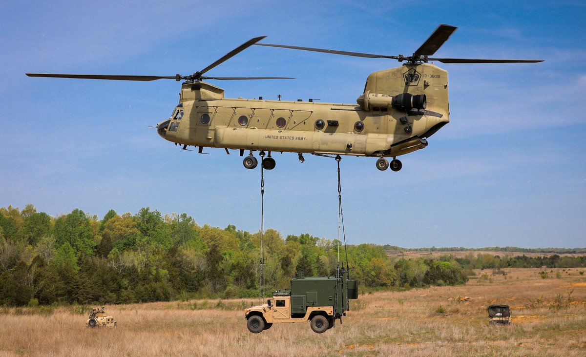 TheRakkasans's tweet photo. Soldiers with Headquarters and Headquarters Company, Brigade, 3BCT and other units conduct Lift Training May 2, 2022. https://t.co/TerEEJFNdn