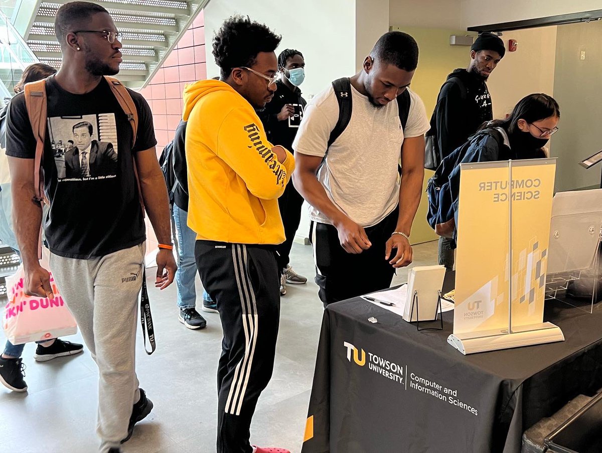 TU_CIS's tweet image. We had a great turnout today at our Graduate Information Session! Students stopped by to learn more about our accelerated Bachelor’s to Master’s program and our graduate Computer Science and Applied Information Technology degrees. Thank you to everyone who stopped by! #tucis