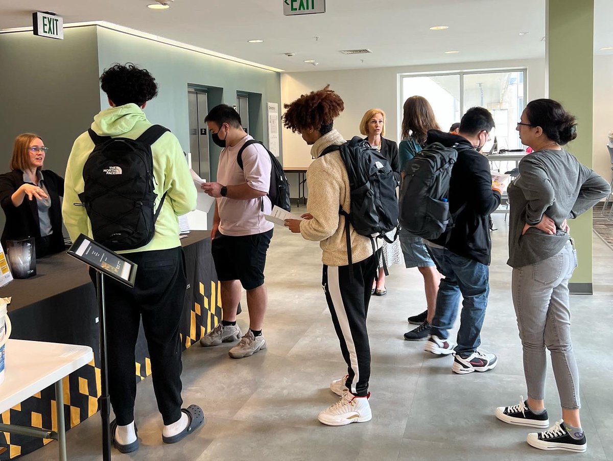 TU_CIS's tweet image. We had a great turnout today at our Graduate Information Session! Students stopped by to learn more about our accelerated Bachelor’s to Master’s program and our graduate Computer Science and Applied Information Technology degrees. Thank you to everyone who stopped by! #tucis