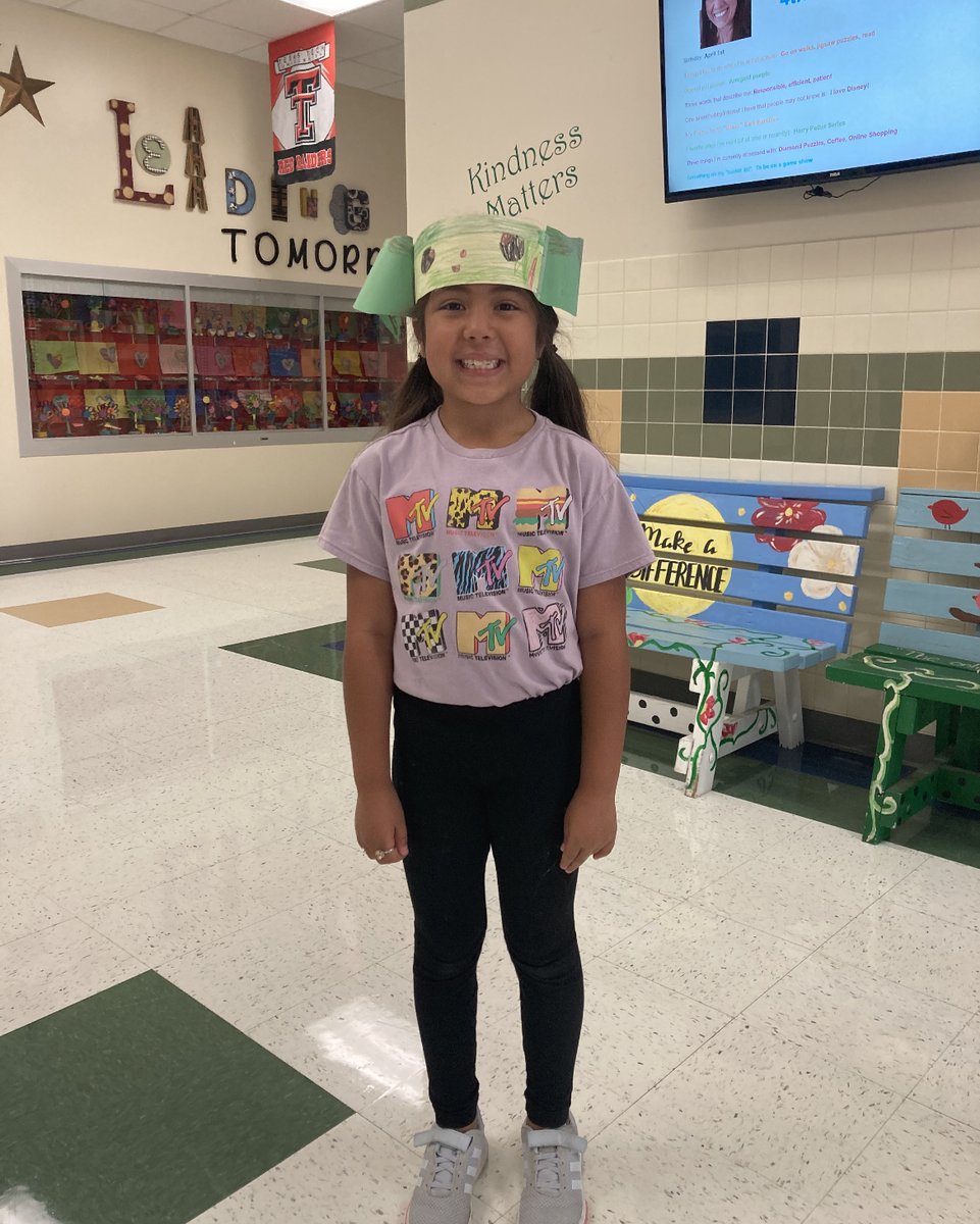 SiglerPasar's tweet photo. A baby Yoda hat for Star Wars day! https://t.co/ryUrFgWn6e