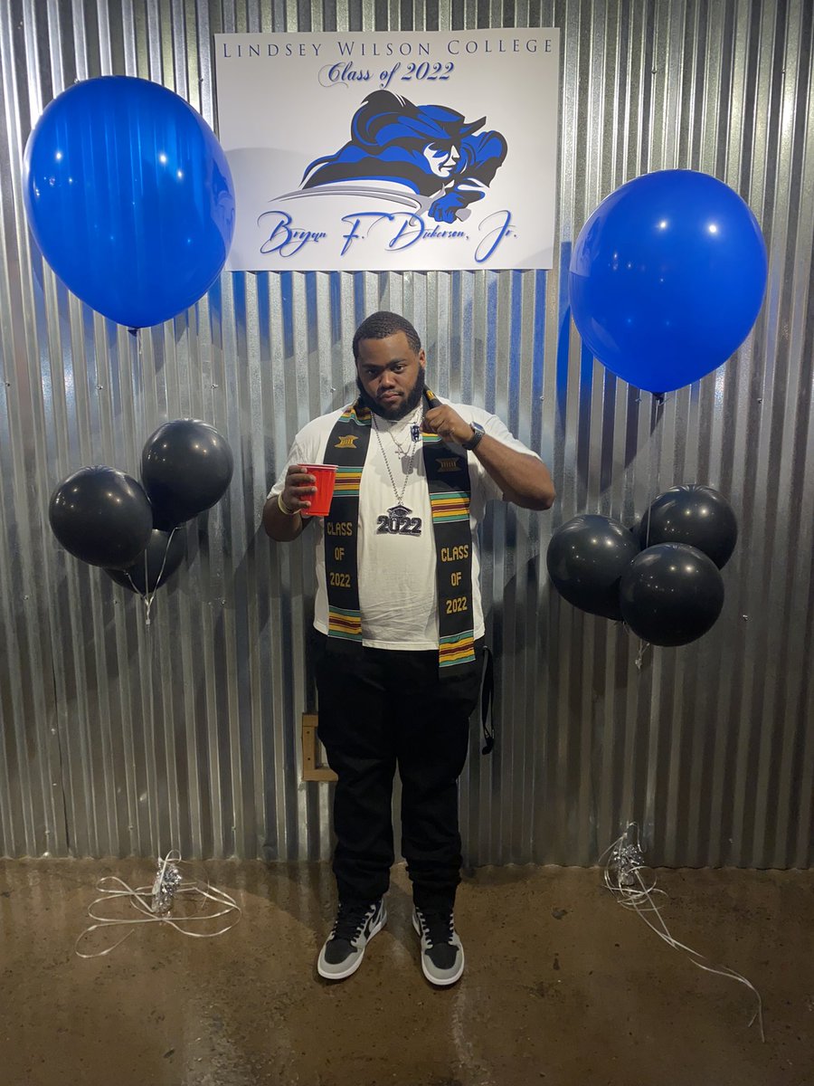 BigDickerson95's tweet photo. I put in leg work, so you won’t ever see my hands out🎓🤝 https://t.co/ImiO3aCbcf