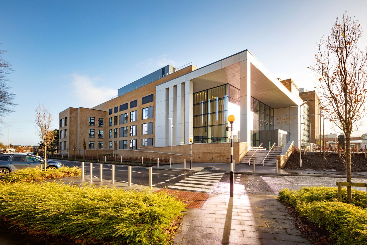 ArchitectureNI's tweet photo. RSUA Design Award Winner: Altnagelvin Acute Hospital North Wing. Designed by @HLMArchitects and @HBDarchitects for @WesternHSCTrust. #rsuadesignawards22 #awards #winner #northernireland #architecture https://t.co/nknhdgcsbg