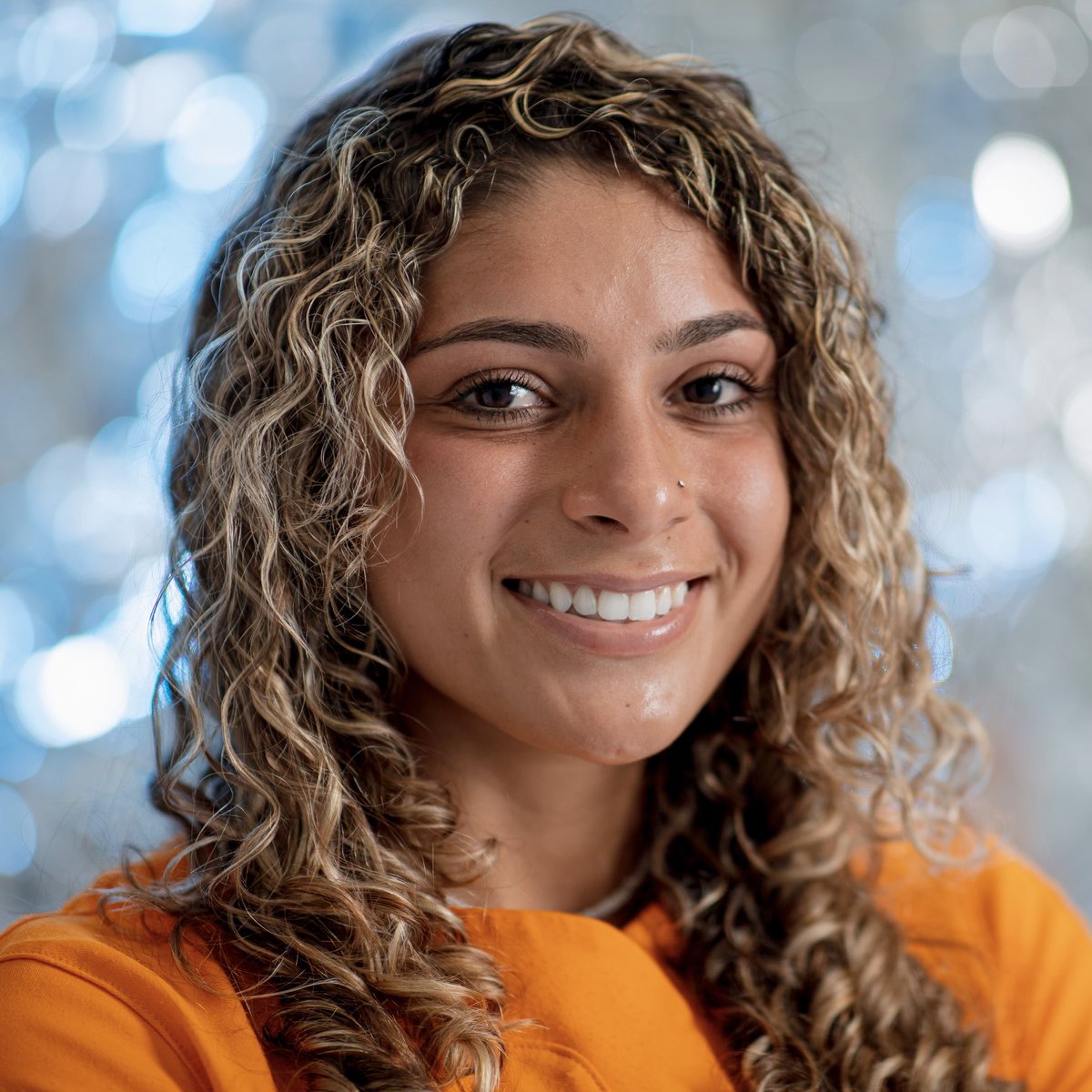 Vol_Softball's tweet photo. 𝘼𝙈𝘼𝙉𝘿𝘼 𝘼𝙔𝘼𝙇𝘼 • 𝙇𝘼𝘿𝙔 𝙑𝙊𝙇 𝙁𝙊𝙍 𝙇𝙄𝙁𝙀

Bringing good vibes to the Tennessee outfield since 2018. Amanda, we are so thankful to have you back as a super senior and can't wait to see how you thrive beyond Rocky Top! 🧡 https://t.co/Xx0QxEEgof