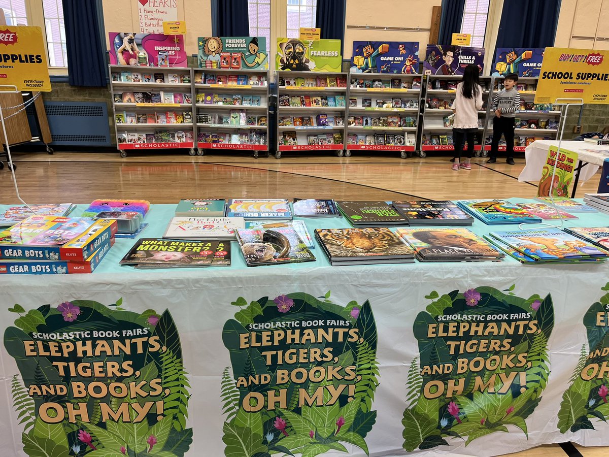 BBH_Yoo's tweet photo. Thank you for supporting our love of reading! #TeamMackay @Scholastic https://t.co/A7EVUDEuzF