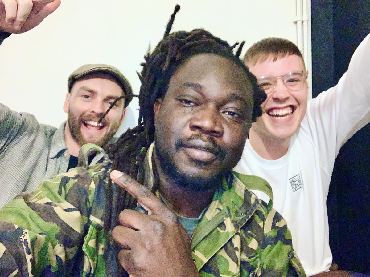 MuleleMatondo's tweet photo. we made a collab track :: fresh summer vibes, Kongo party guitars and banging bass, hope it brings you holiday mood (1/2) ==> https://t.co/c2TxAcVjc9