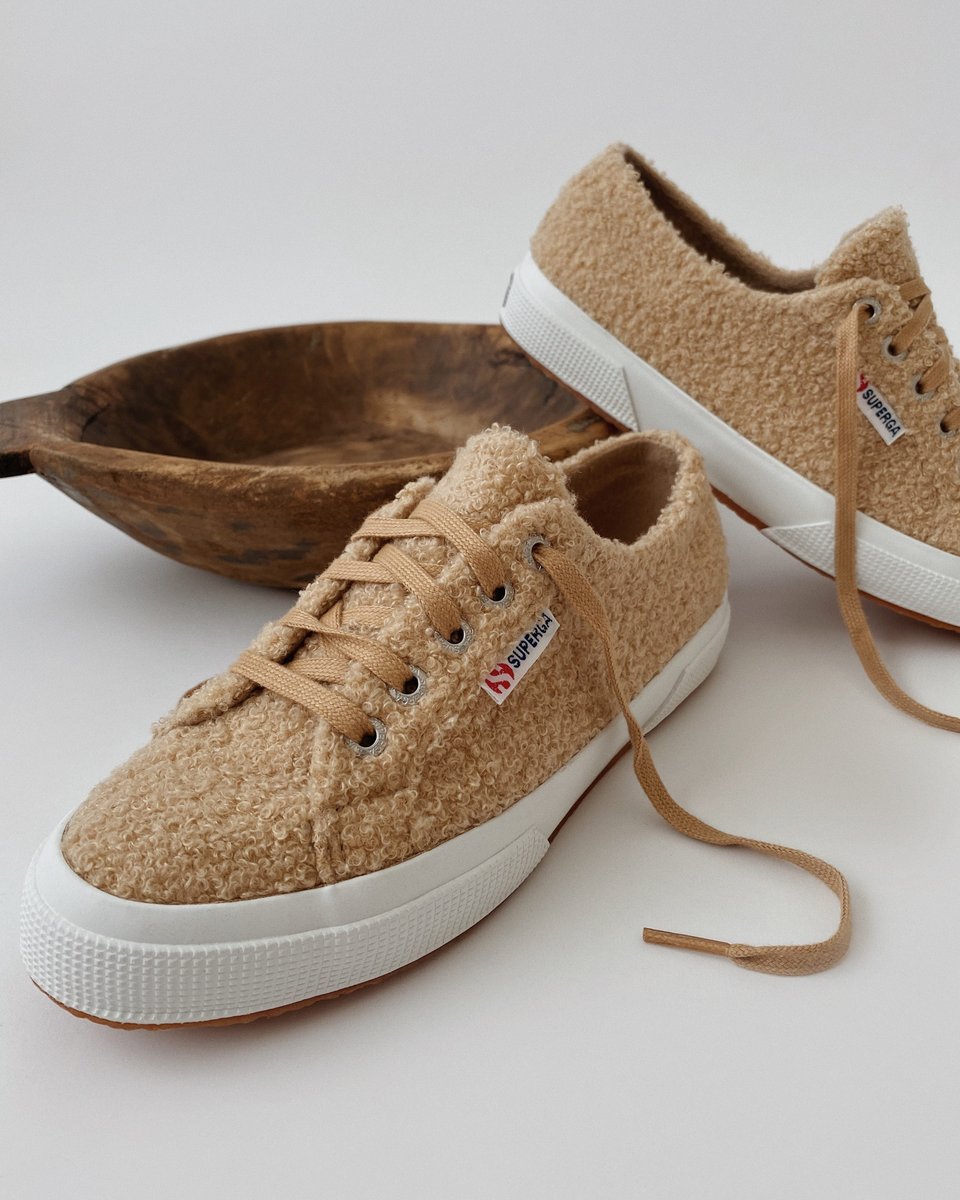 SupergaUSA's tweet photo. Neutral tones for the win 🏆 

Upgrade your cozy looks with 2750. Click the link to shop #Superga https://t.co/njFY1t2JQN https://t.co/LlcM2hKp9X