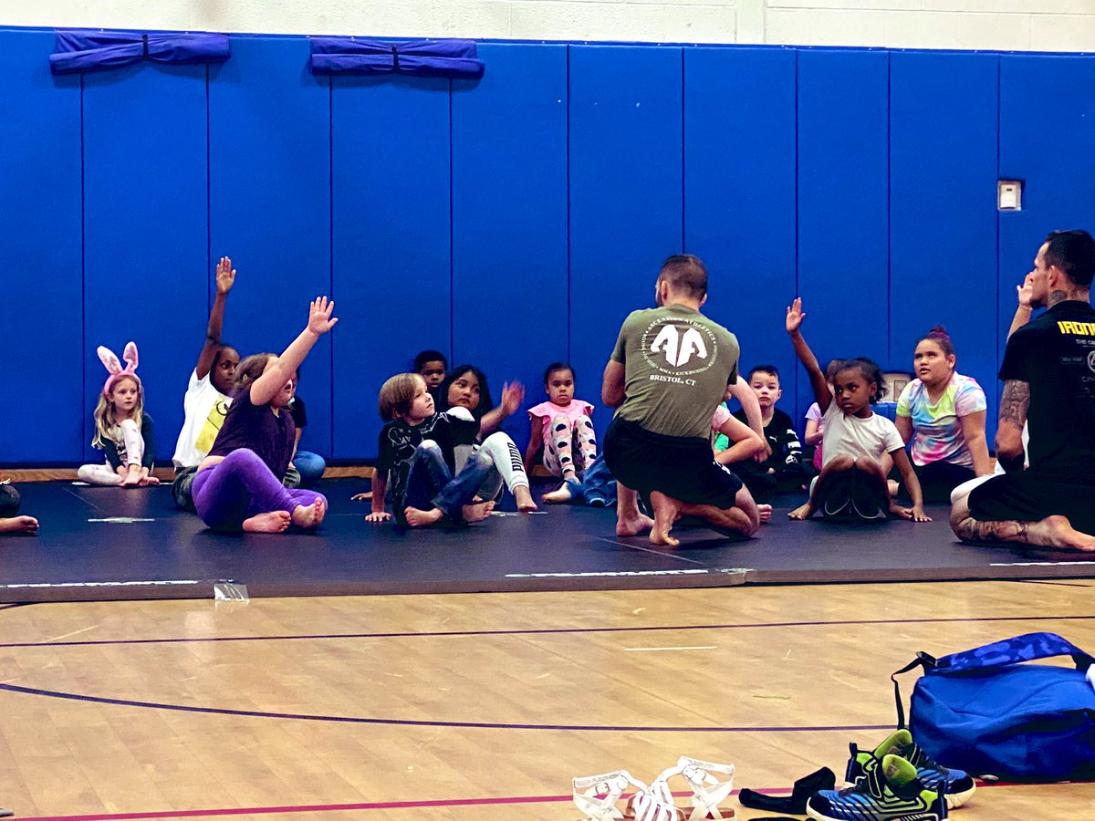 PrincipalGomes's tweet image. Our 21st Century Learning grant PAL program had Ascension Athletics teaching class today and our students were ENGAGED. I also learned a few things, so watch out @DavidJHuber ! #BetterTogether #PALprogram @BristolAllHeart @BristolCTSchool