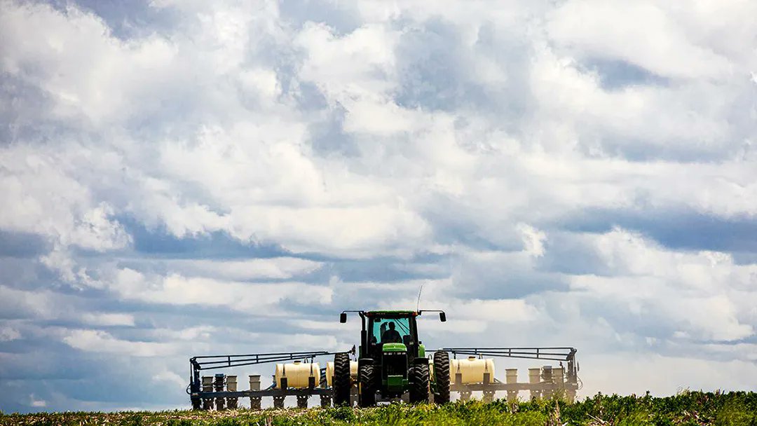 UNL_CropWatch's tweet photo. Tracking Your Cost of Production Amid Rising Input Prices | @UNLExtension Educator @GGlennis reviews the updated #Nebraska #crop budgets, which now reflect 2022 fuel prices increases and #inputcost adjustments. https://t.co/gL0PBfLh1x 🌱 #NebExt #productioncosts https://t.co/kqKA8ef6Qx