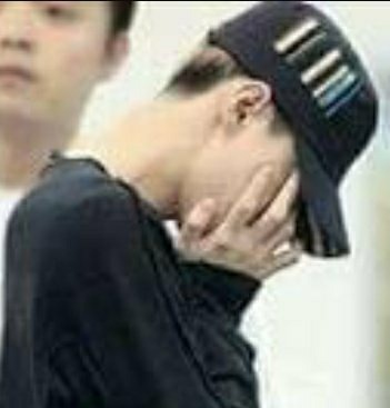 15• Luhan'ın Exo ile son konserinden sonra onsuz Kore'ye dönerken Sehun