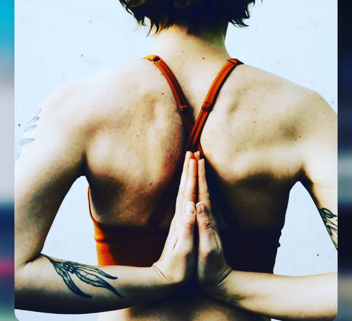 AnneHypnosis's tweet photo. This yoga pose really helps keep hands away from my hair . What helps you ? Let me know anne@kensingtonhypnosos #hypnosis #eft #yoga #takingcareofmyself #selphelp #trich #ttmsuccess #scalp #eyelashes #brows #pubichair https://t.co/q592DSBy1J