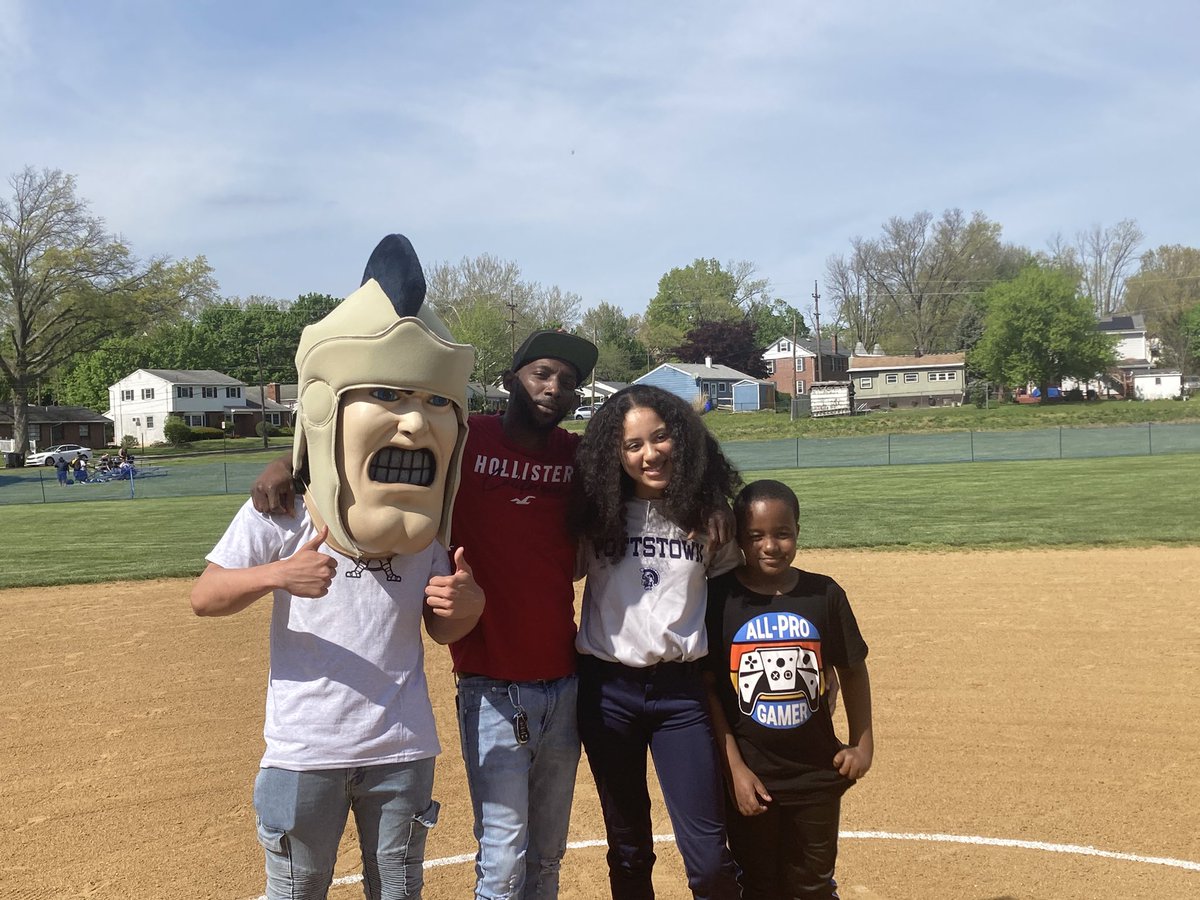 PottstownTrojan's tweet photo. Congratulations to our Pottstown π₯ Seniors! Good luck in your future endeavors
#PHSSoftball @PottstownHigh @pottstownschool @JohnJarmato @PSDRODRIGUEZ @AustinHertzog @Owen_McCue @Rickmartin2022 @ https://t.co/GkbwQnateg