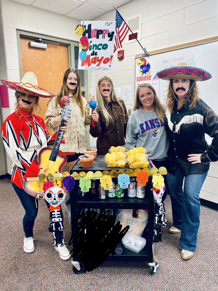 Mrs_Gill109's tweet photo. Another great day celebrating our awesome colleagues! @kelseylauren_12 and I think #Crusader #teachers are muy especial! It’s always great to be a Crusader! #CincodeMayo #TeacherAppreciationWeek https://t.co/nc0qytjOnH