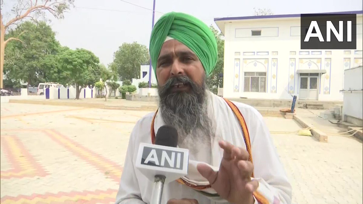 ANI's tweet photo. Punjab | Stubble burning in Tangra village of Amritsar

Farmer burn stubble to clear his field, we don't promote this. If Punjab govt gives us a subsidy of Rs 6000 per acre, no farmer will have to burn stubble: Sarwan Singh Pandher, Punjab General Secy,Kisan Majdoor Union (05.05) https://t.co/Bge2ZkJmR7