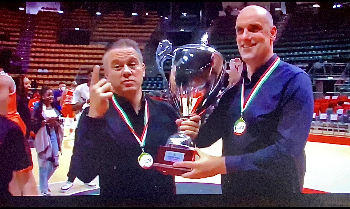 vnghoops's tweet photo. Congratulations to our coaches George Dikaioulakos and Petros Prekas who led @familaschio to winning the @legabasketfem championship🏆🏀🇮🇹 https://t.co/iimsDRWjwx