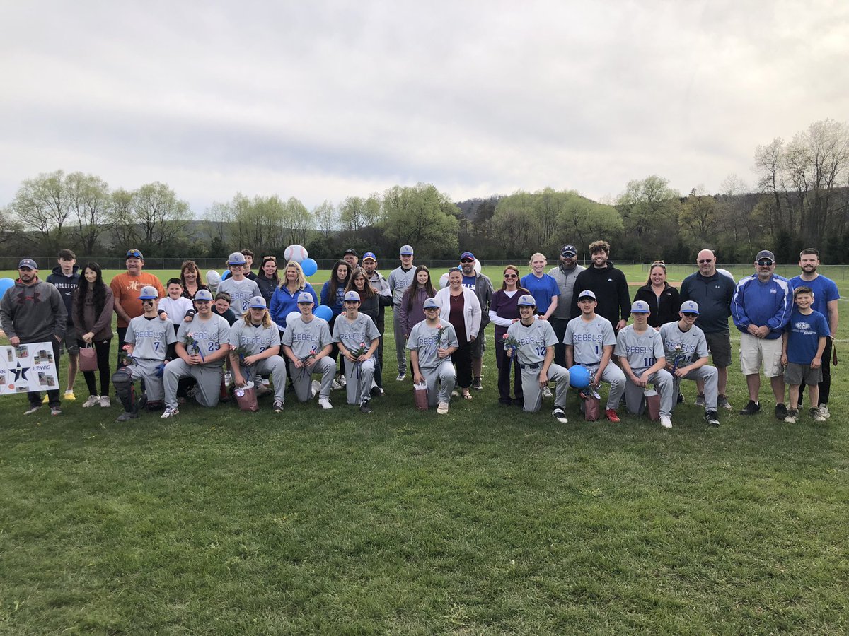 perillo_nick's tweet photo. Congratulations to our senior baseball players! Great weather for some baseball. #mycrcs @deisel68 @RalstonK @feefifofum74 https://t.co/OivY4ajp3D