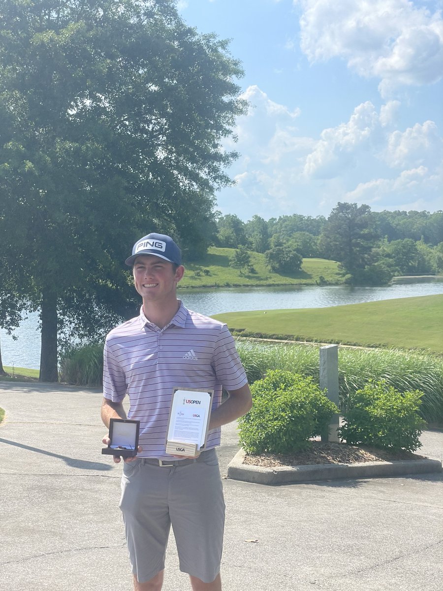 HailStateMG's tweet image. 𝙉𝙚𝙭𝙩 𝙎𝙩𝙤𝙥 ➡️ 𝙐.𝙎 𝙎𝙚𝙘𝙩𝙞𝙤𝙣𝙖𝙡𝙨

@fordclegg has WON the U.S. Open Locals with a 7-under (65) performance to advance to the U.S. Open Sectionals where he will have a chance to qualify for the @usopengolf! 👏

#HailState🐶