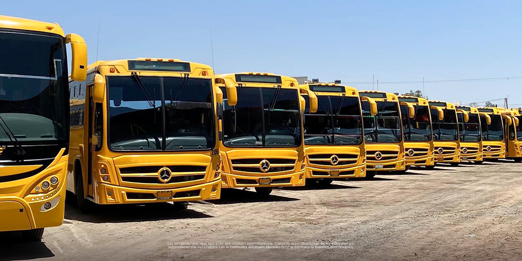 MBenzBusesMx's tweet photo. ¡Cada vez somos más los que movemos a México! @CamionesVence. Nuestra estrella brilló con la entrega de 40 Autobuses modelo OF1321/48 a Ecotroop #AvancemosJuntos https://t.co/MudX6B7QXF