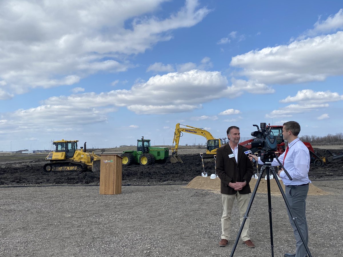 FargoParks's tweet photo. Today is a big day for the Fargo Park District and our community! We are breaking ground on the Fargo Parks Sports Complex, construction is planned on 100 acres, which is west of Interstate 29, between 52nd Avenue South and 64th Avenue South.
 #FargoParks #FPSCUpdates https://t.co/MtX8QQ1Zzp