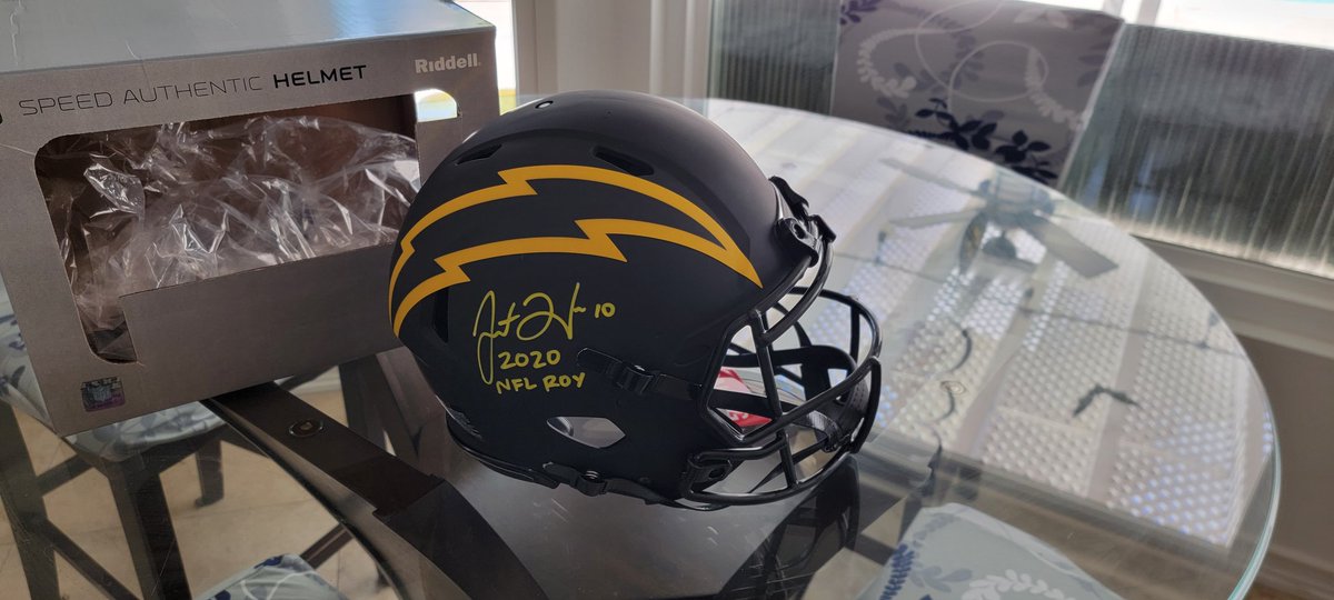 bjgallardo's tweet photo. FINALLY GOT HERE!! #BoltUp @chargers #justinherbert #nfl #ROY2020 #fanboying https://t.co/ZdJrPvS2B7