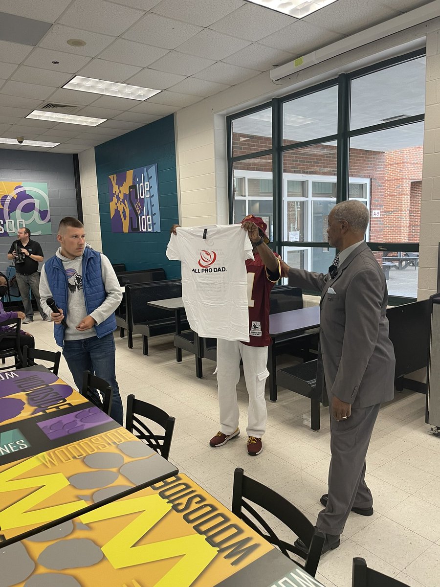 dr_diron's tweet photo. Today was amazing! @NNPSWoodside @AllProDad Program was just what our Dads needed! @PastorJoeBaker  your words of affirmation were inspirational! “As a dad my fingerprints are a reflection of my love and care for my child.” #allprodad #father #dad #CommunityEngagement https://t.co/QDCEOL0SHc