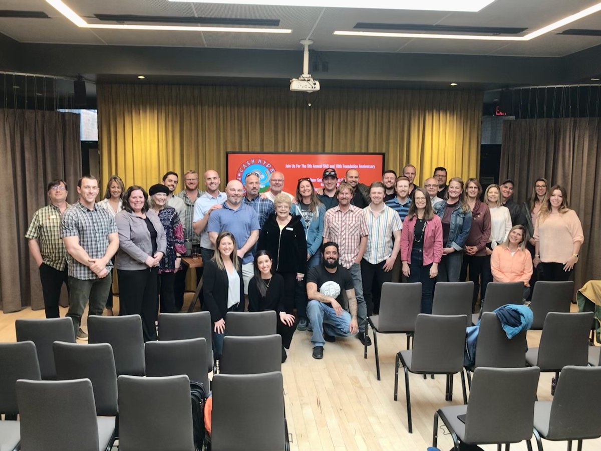 kwbozeman's tweet image. A big THANK YOU to Mike Hyde (Top Producer, #LabsAdvisor, Tech Extraordinaire, etc, etc 😎) for coming over from Missoula to teach our agents yesterday! 👏 We had a blast!  🤩#onwardandupward 
#kellerwilliams #kellerwilliamsmontana #kwmontana #betonred #systemswork