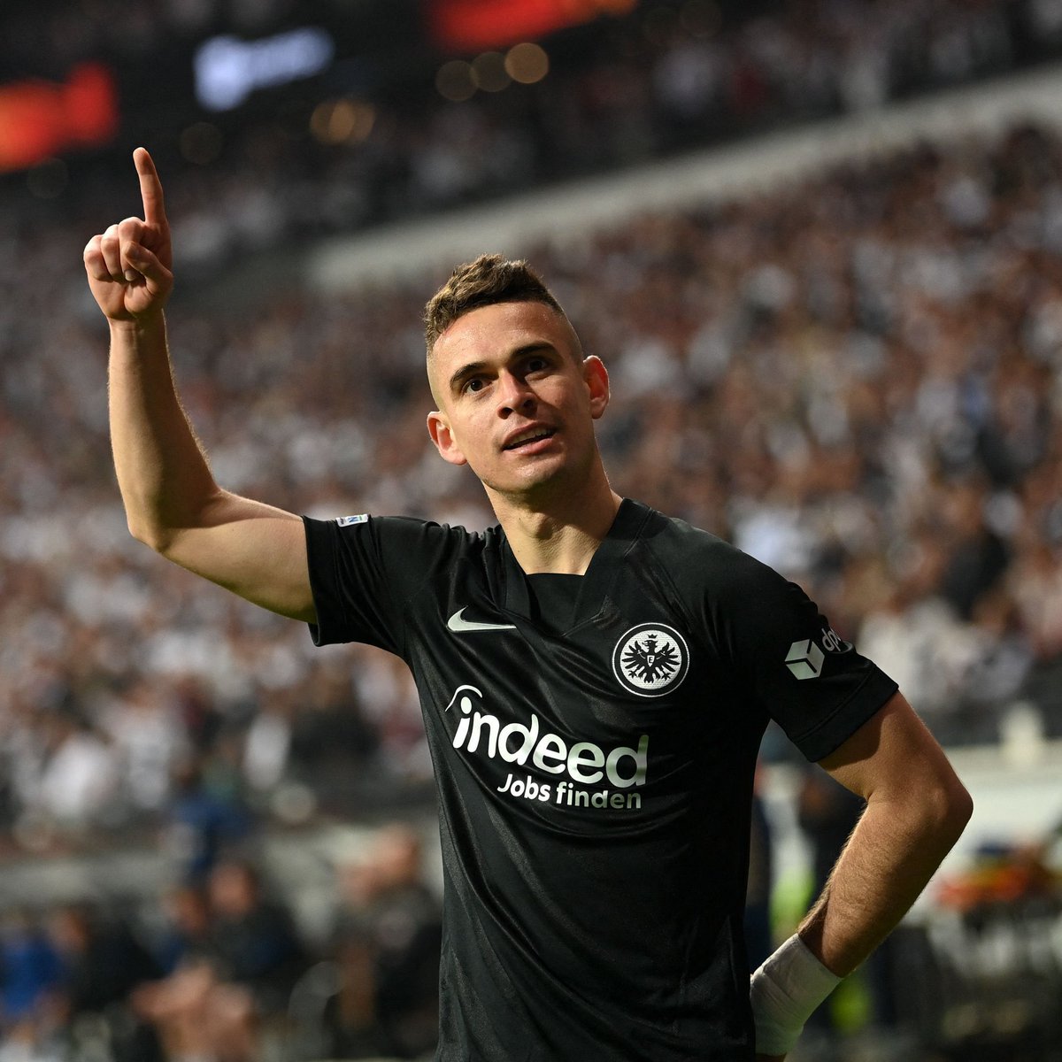 eintracht_esp's tweet photo. 🇨🇴 Y apareció @RafaelBorre_ en la semifinal... Como aquella noche de 2018 en Porto Alegre con @RiverPlate. 🔥

📷 @UEFAcom_es https://t.co/cLQqiAtJGB