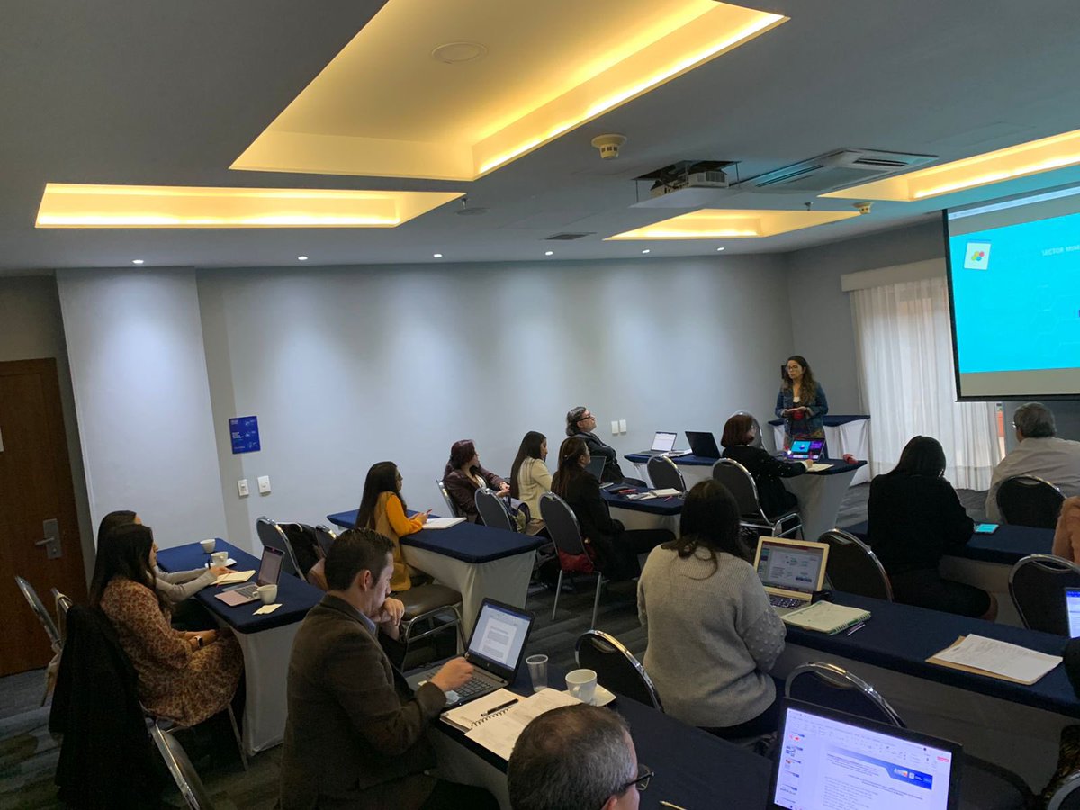 UNGRD's tweet photo. Para identificar insumos en la construcción de la estrategia de #ProtecciónFinanciera frente al Riesgo de Desastres para sector Minero-Energético, @UNGRD participó en Misión del @BancoMundial en #Bogotá que hace seguimiento al programa #DRFIP 🇨🇴 (financiamiento y aseguramiento). https://t.co/jfeZiMBRI2