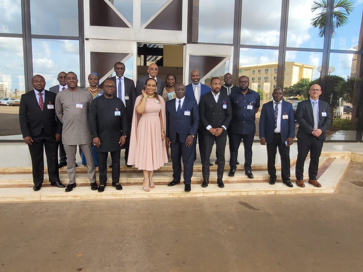 Oscar Berniko tweet media