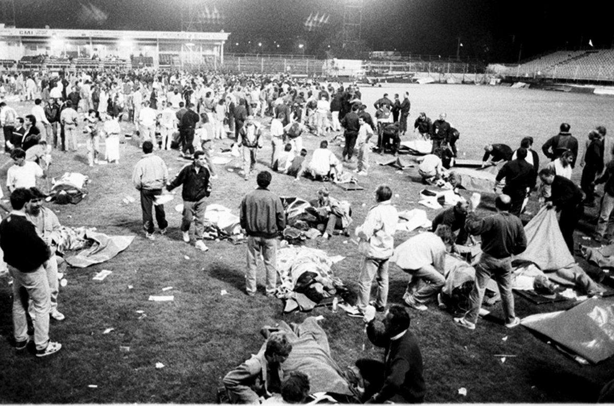 Il y a 31 ans jour pour jour avait lieu l'une des pires catastrophes du football français. 

Une pensée émue aux 18 victimes de Furiani. 🌹🕊️

#PasDeMatchLe5Mai