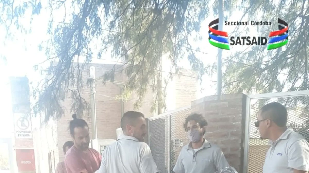 SATSAIDcordoba's tweet photo. #MedidaDeFuerza
Compañeros de la empresa @TelecomArgentina #BaseSur Turno Tarde y #BaseEventos
-
-
-
#JornadaDeParo
#SATSAIDEnLucha 
#ParitariaSalarial 
#SATSAIDCbaTeInforma https://t.co/X0iGiil0SQ