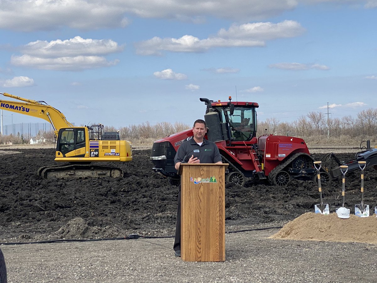 FargoParks's tweet photo. "This project is a testament to the power of public/private partnership. We wouldn't be able to do this project without these partners stepping up for our community." 
-Mike Erickson, Fargo Park District Foundation President/Sanford Fargo
 #FargoParks #FPSCUpdates https://t.co/oCwodOt7UO