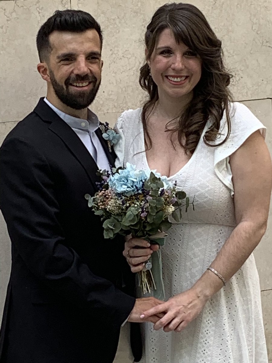 CAYECOSTA's tweet image. Hoy ha sido un dia muy feliz para mi familia, se nos han casado mi sobrina @Sandyusky y Quino, dos personas hermosas y con un corazón muy grande. Les deseamos @pollitalus , Rita y yo todo lo mejor. Os queremos mucho 😘😘😘😘….y en 15 días el loco de la colina Joaqui y Belen.