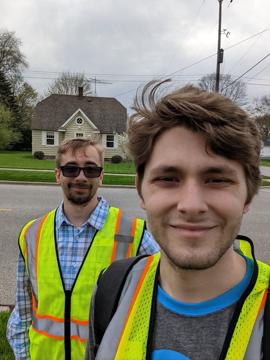 CalebCookRSC's tweet photo. The weather is nice, so it's time to get out and make sure everyone knows where to get their FIBER! @BrandonCookeRSM @Splow67atwork #lifeatatt #attfiber #fiber https://t.co/dzpaj7Axfx