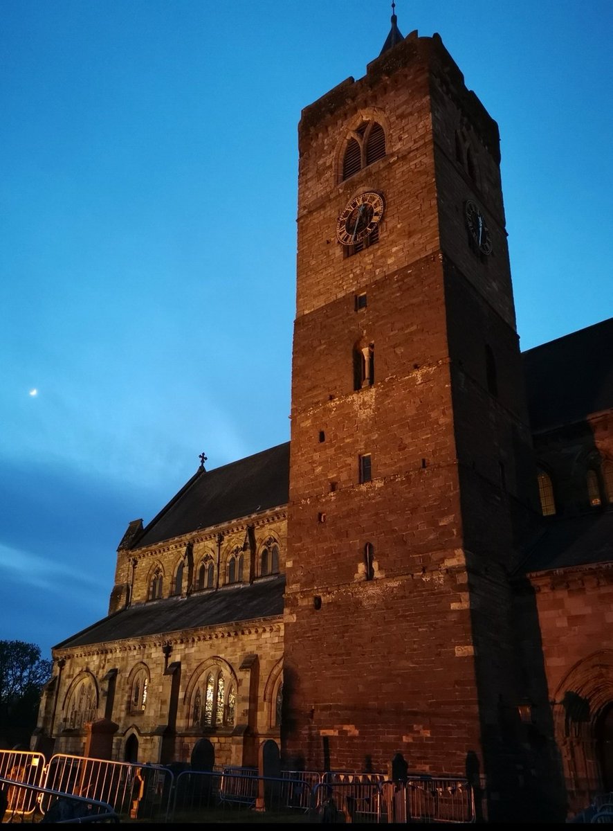 rosenethe's tweet photo. Last night, being put through our paces by Kevin Duggan, prior to Sunday's concert. More @ https://t.co/DcdxqXIrji
#davidfanshawe #poulencgloria #africansanctus #singingagain #dunblanecathedral https://t.co/EmtrgXC2Z3