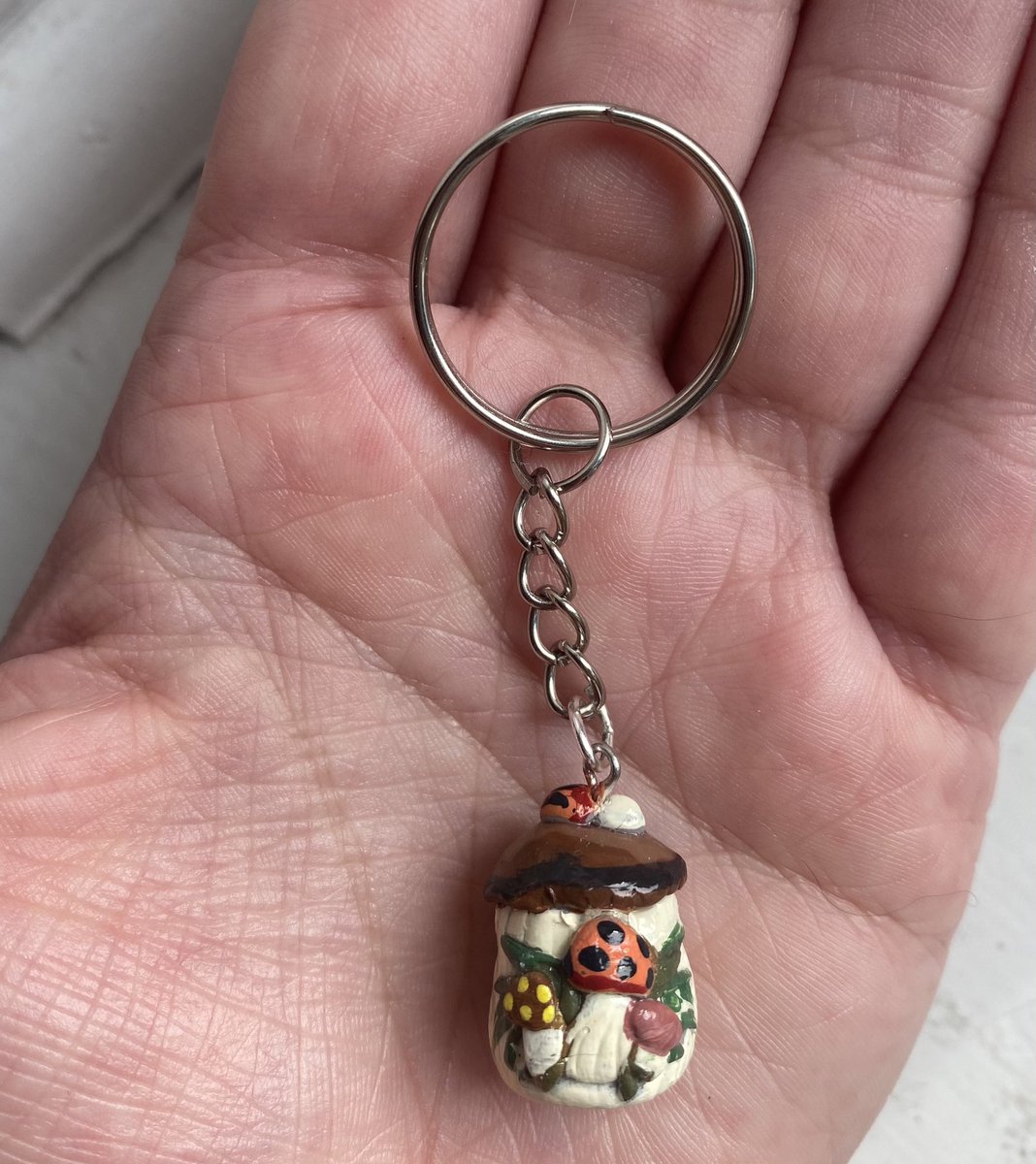 logananhorn's tweet image. Handmade Merry Mushroom inspired keychain 🍄✨ memories you can take with you! ✨ 

Link below to order your own 🔑 

customizedbylogan.squarespace.com/shop