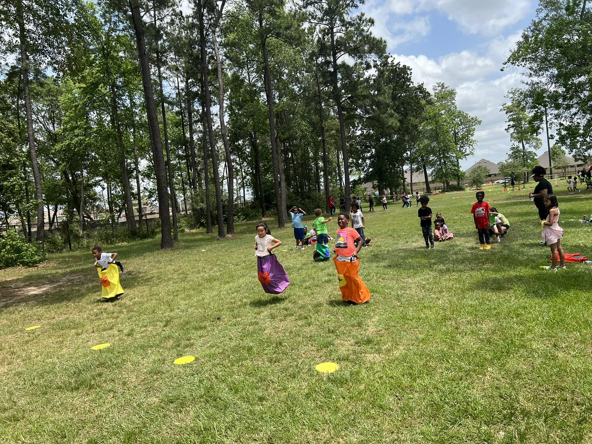 BeginningWonder's tweet photo. “This is the best day of my life!” Field Day was definitely a success. ❤️ @HumbleISD_RCE #CubCommUNITY https://t.co/sPMNx0PEyz