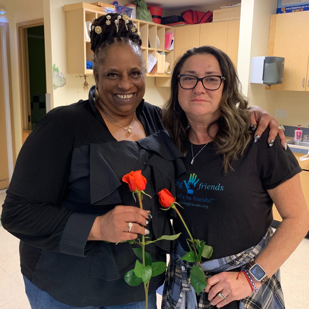 #MothersDay came a few days early for our Young Mothers Program, a treatment program for pregnant &amp; post-partum moms in #Manhattan. <a href="/LynneCorry/">LynneCorry</a> &amp; <a href="/giving_friends/">GIVING FRIENDS</a> volunteers brought gifts for the clients. 
Thank you Lynne and to your volunteers &amp; donors for the joy you bring!