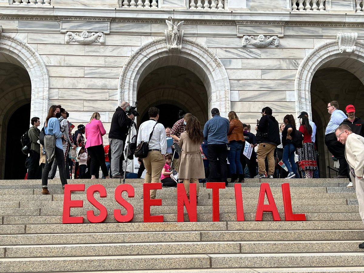 CTUL_TC's tweet photo. When we unite, we will win!! #essentialpay #essentialworkers https://t.co/qUV9C2IAe7