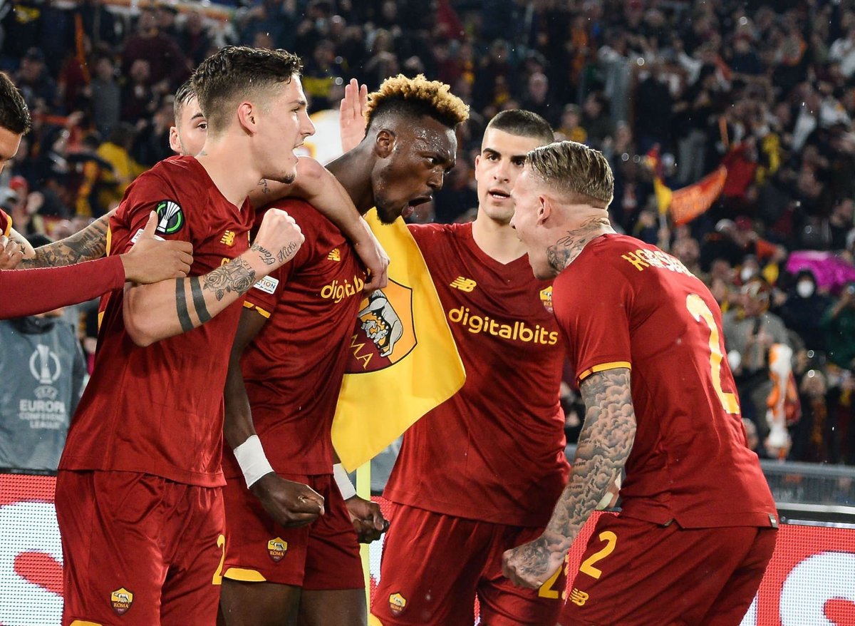 Ubiniboi's tweet photo. Bagged 2⃣5⃣ goals in his 1⃣st season in Italy and scored the goal to send Roma to the Europa Conference League final 🏁

Tammy Abraham 👏

#UECL #ASRLEI https://t.co/RAEsomRJex