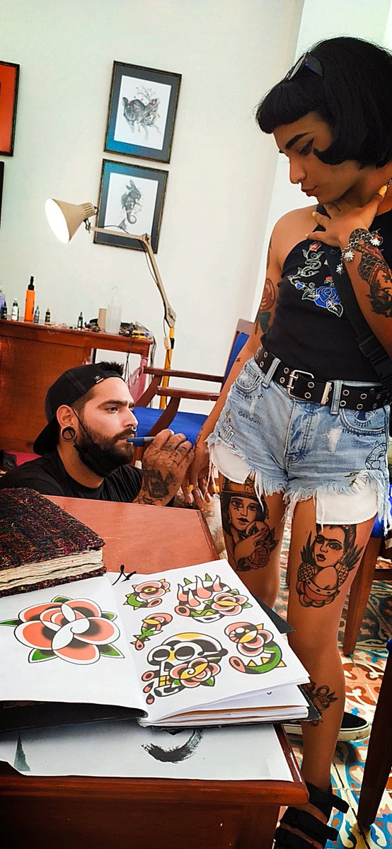 Inkitty93's tweet photo. En el evento #tatuArte hlg
@Magela_Mallol quemocion ✨✨✨🌹 https://t.co/lwCCgfFrKI