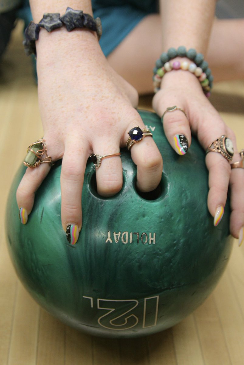 vintage_405's tweet photo. An outfit without vintage clothes is like a bowling ball without a liquid center
-Homer Simpson https://t.co/fZYtyJ0i4S