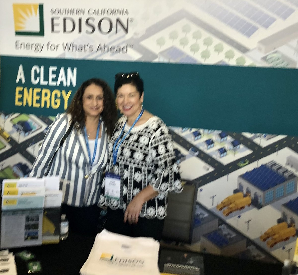 SCE_LydiaR's tweet photo. @SCE_PublicAff excited to be back in person at Southern California Association of Governments @SCAGnews 2022 Regional Conference &amp; General Assembly with delegates from the 6 counties and 191 cities! https://t.co/hyAKlW3Fbm