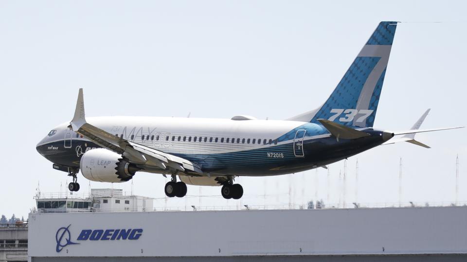 Forbes's tweet photo. Boeing Will Move Headquarters From Chicago To D.C. Metro Area https://t.co/b2lizgUlsA https://t.co/8CbWawwcRT