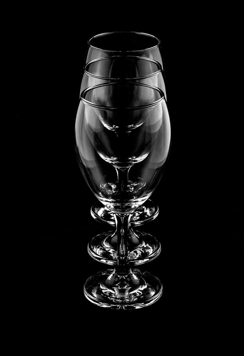 BuncranaCamera's tweet photo. Our focus in the club over the last month has been studio work, portraiture, still life and food photography.
If you'd like to see some of these top quality photos up close, call into the fantastic Buncrana library where they are on display.
@Visit_Inishowen @govisitdonegal https://t.co/ELAFcacOM0