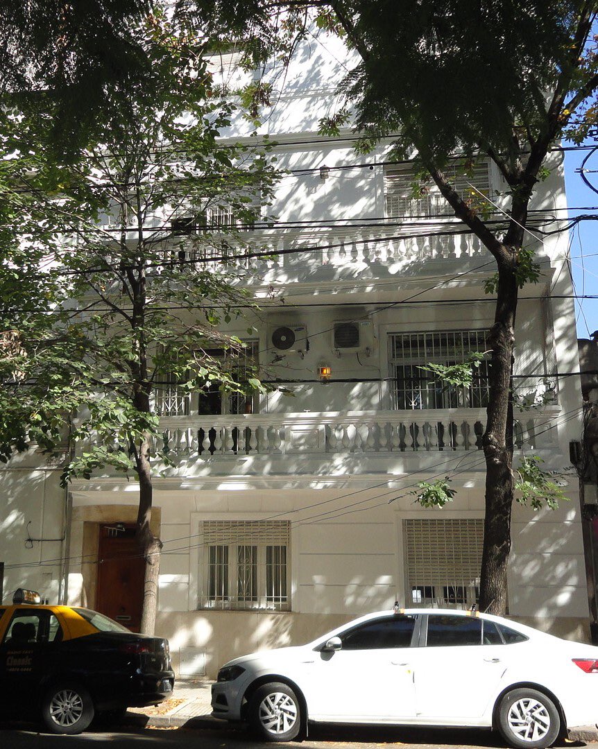 rapisardaprop's tweet photo. 🐴 Caballito. 
☀️ PH de 3 ambientes en 1 piso.
✅ Excelente ubicación: Riglos y Av. Pedro Goyena.
🪴 Balcón corrido.
🧭 Orientación Este.
✨ Muy buen estado. https://t.co/6tB7v4gMp1