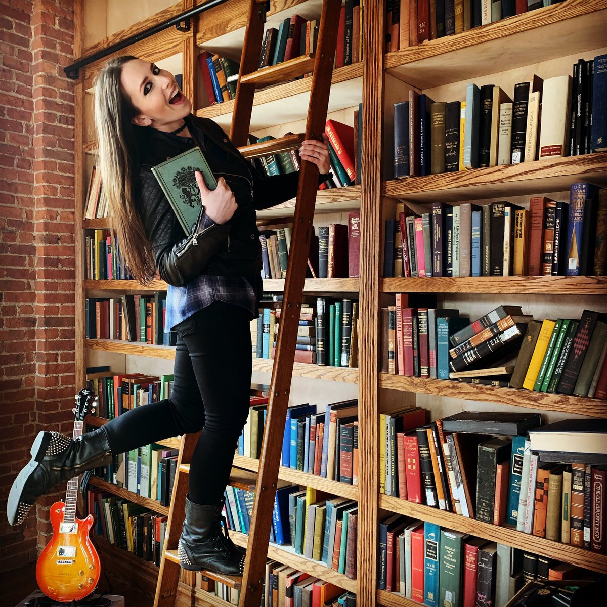 MayhemOfficial's tweet photo. “Oh! Isn't this amazing? It's my favorite part because you'll see.….”
#beautyandthebeast #sorrynotsorry #bookwall #belle #books #hadto #disney #disneyprincess #photoshoot #samsontech #punkrickprincess #bookladder
📸 @thomasdeckerstudio https://t.co/NoHUJz1Fps
